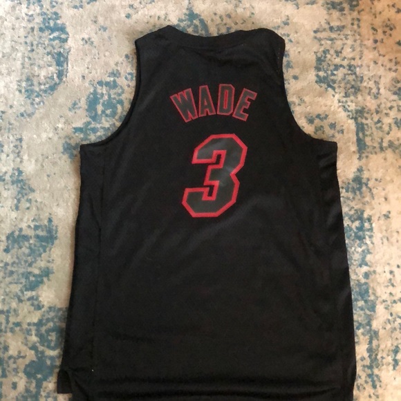 Dwayne Wade adidas Blk/red jersey - Picture 2 of 2